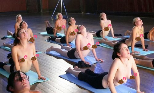 Des hommes et des femmes font du yoga tout nu